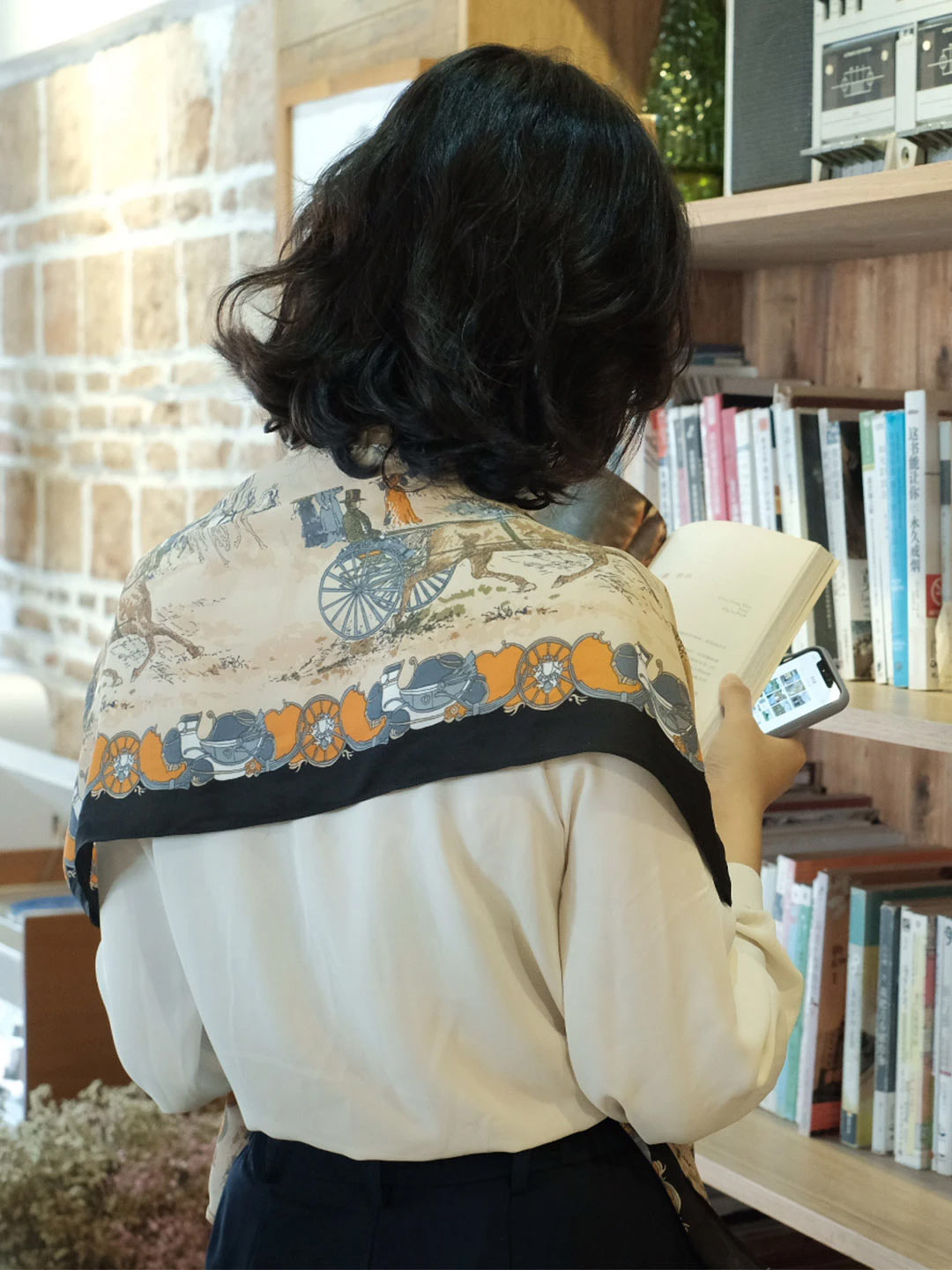 Emily 復古矩形小方巾