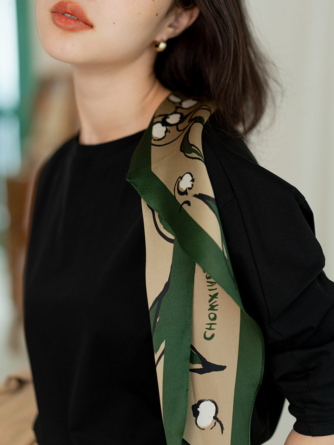 Chowxiaodou 原創彩虹女孩真絲菱形絲巾