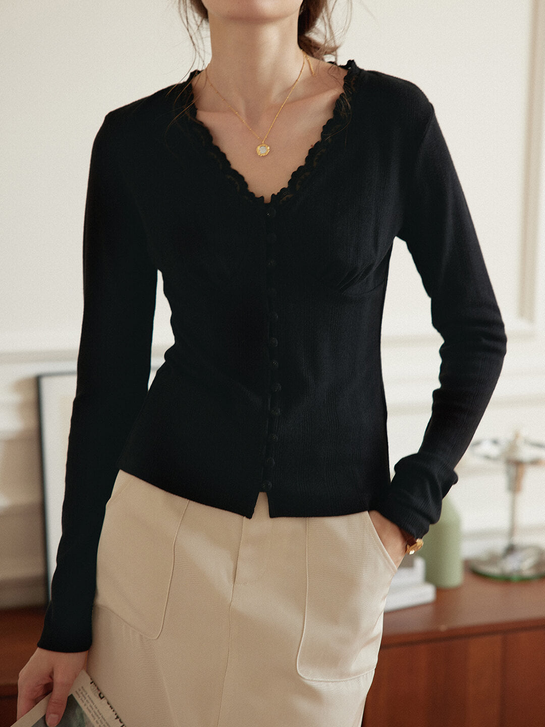 Trina 蕾絲V領針織衫