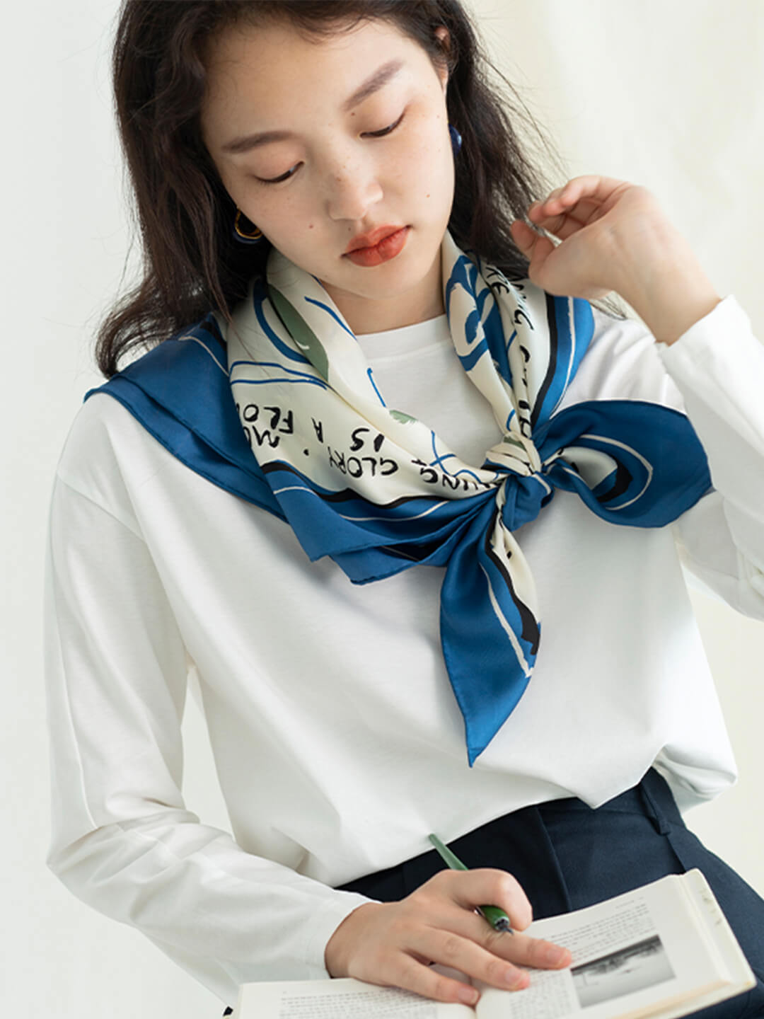 Chowxiaodou 原創彩虹女孩真絲方形絲巾