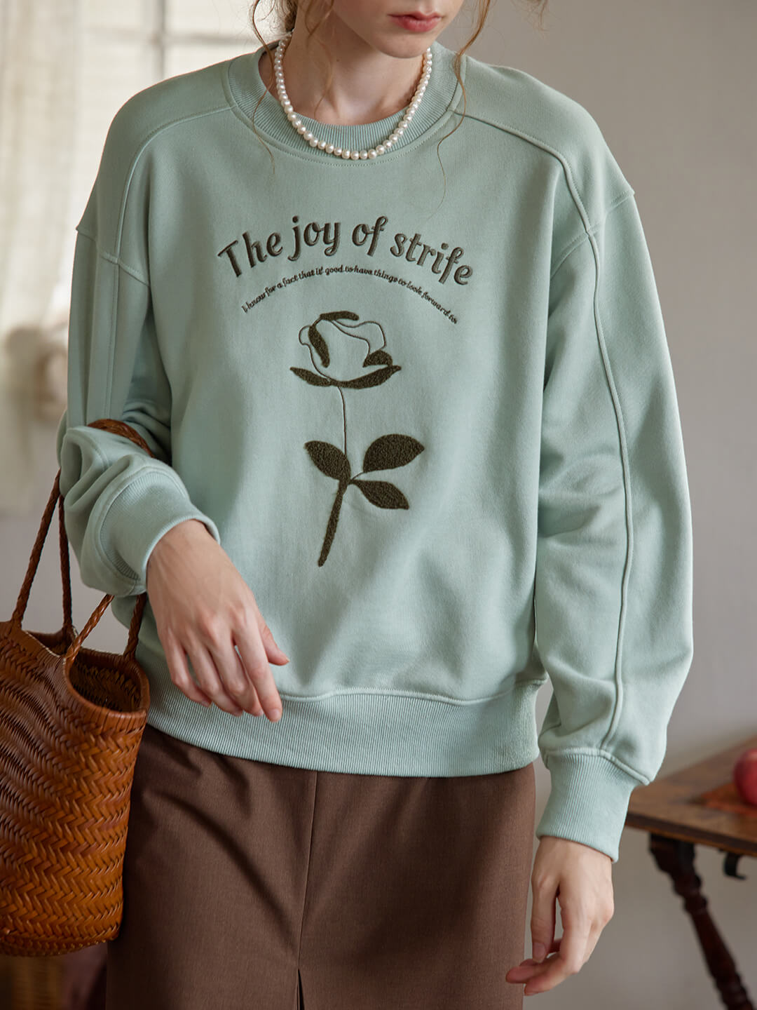 Rayna 綠色刺繡圓領衛衣/SIMPLERETRO