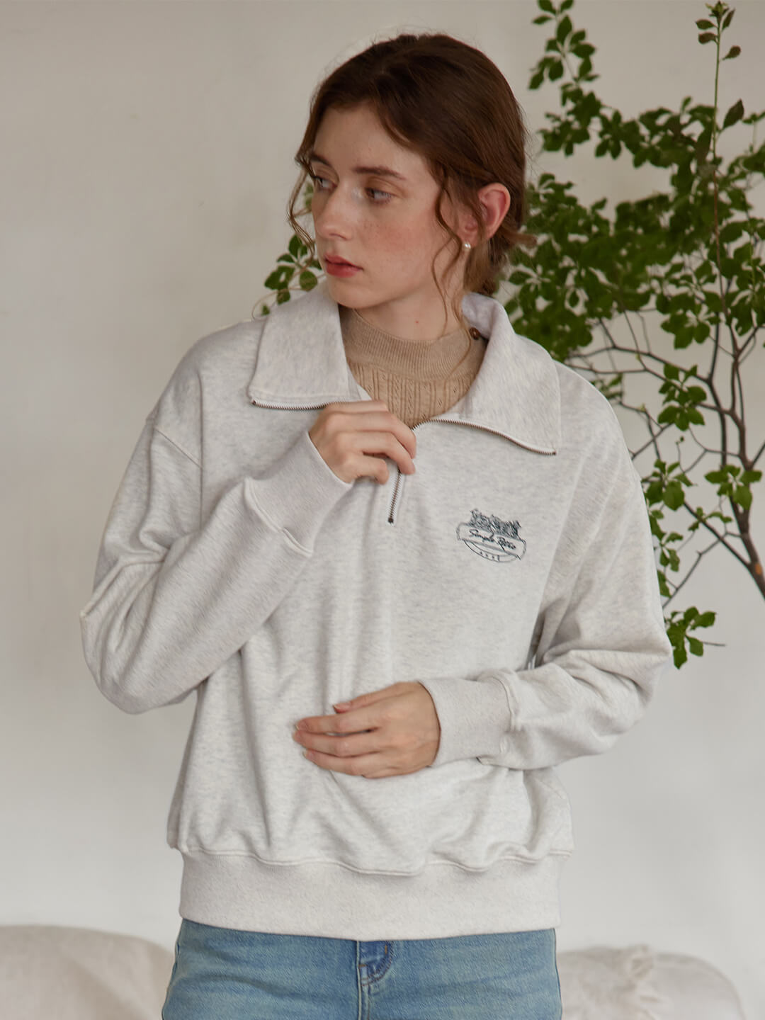 Rayna 灰色刺繡Polo領衛衣/SIMPLERETRO