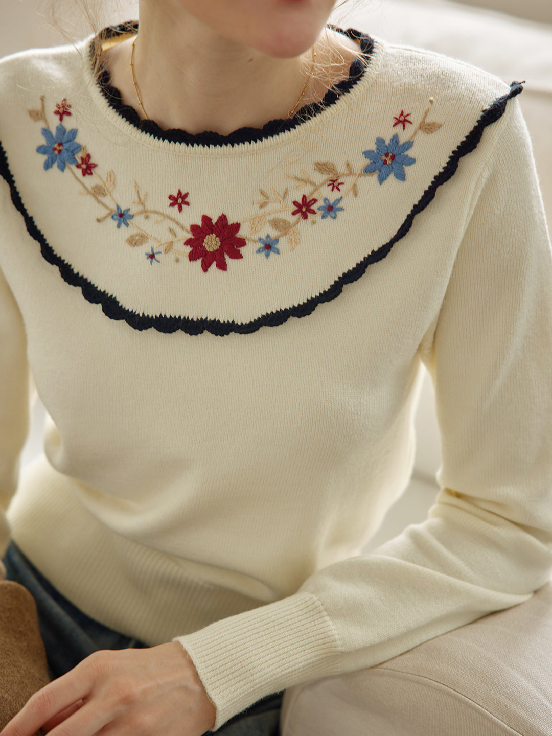 Grace 奶杏色刺繡園領毛衣/SIMPLERETRO