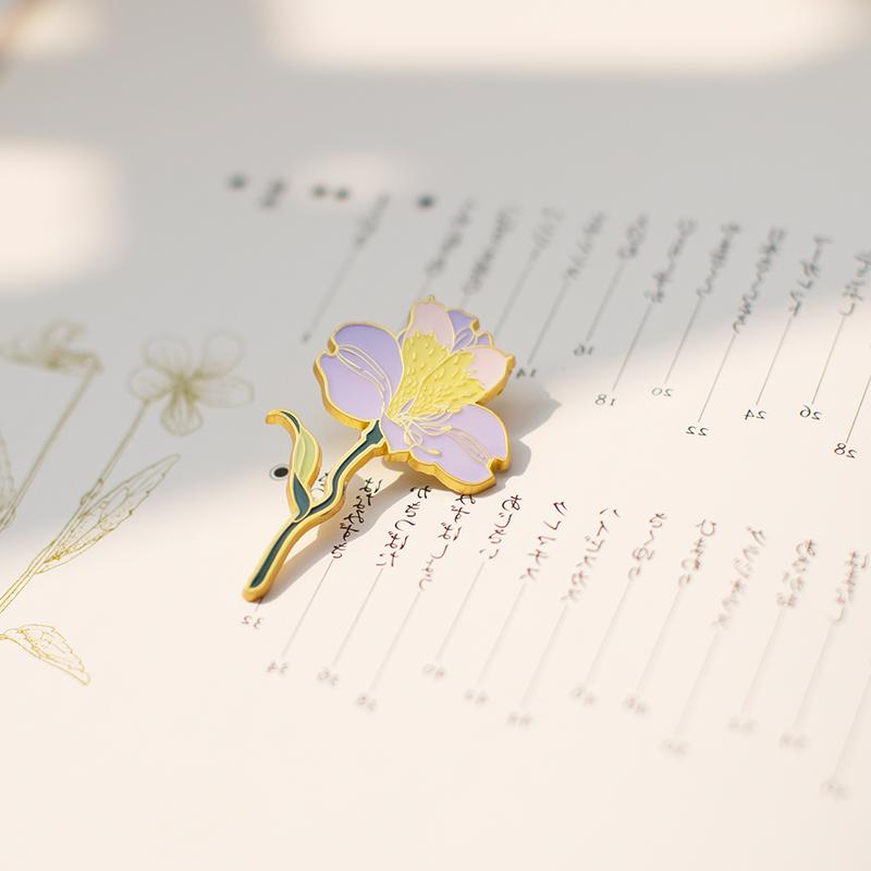 Chowxiaodou 百合花袖子領子裝飾扣針-simpleretro