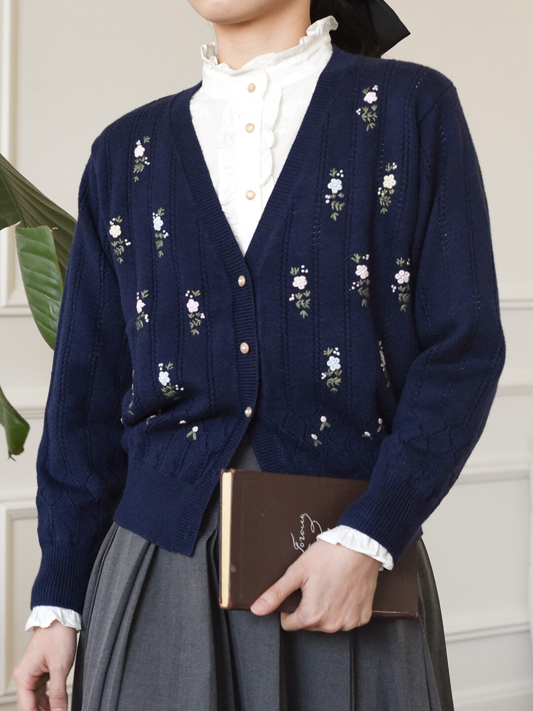 Ally 藍色鉤花刺繡針織外套/SIMPLERETRO